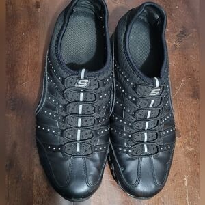 Skechers Size 8.5 Black Slip In Shoes.